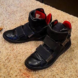 SALE!!VLADO Sneakers  Size USA 8 EUR 40.5 black color,  ganuileather